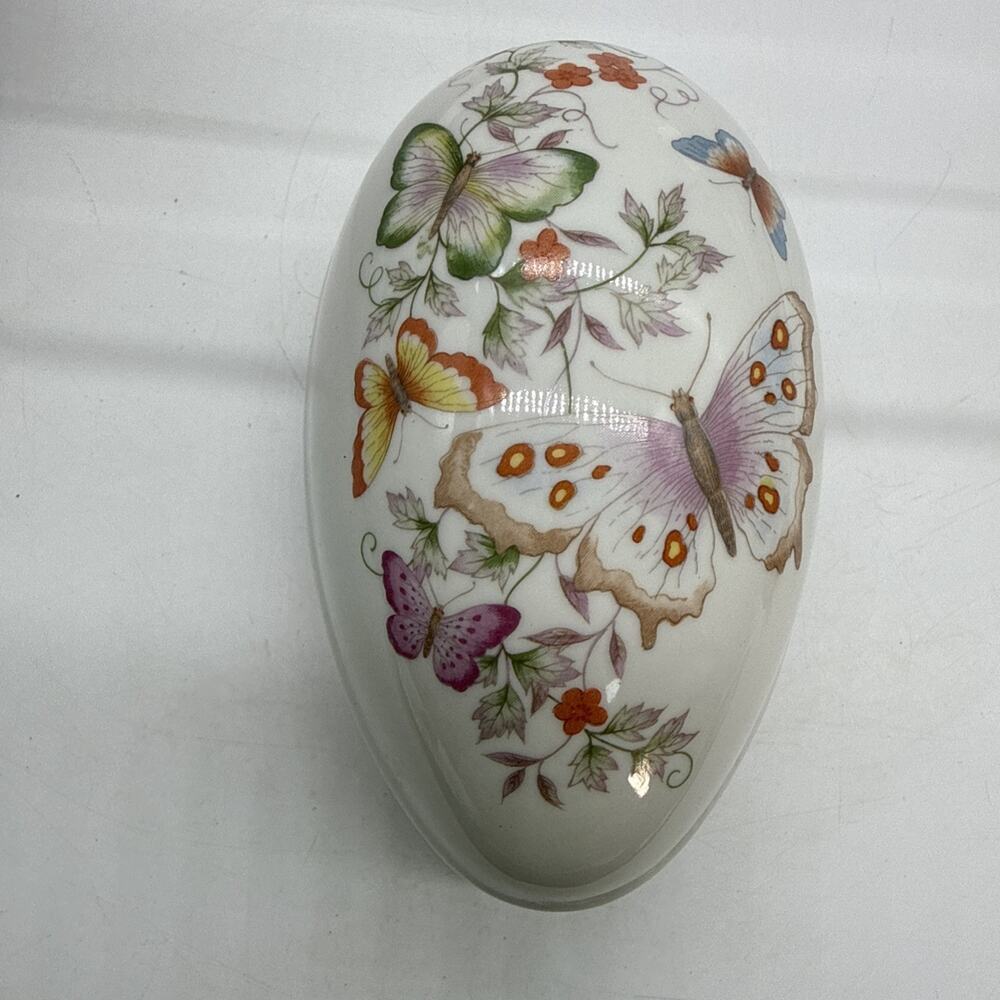 AVON 1974 Porcelain Butterfly Fantasy Egg Trinket Box 22k Gold Trim Vintage